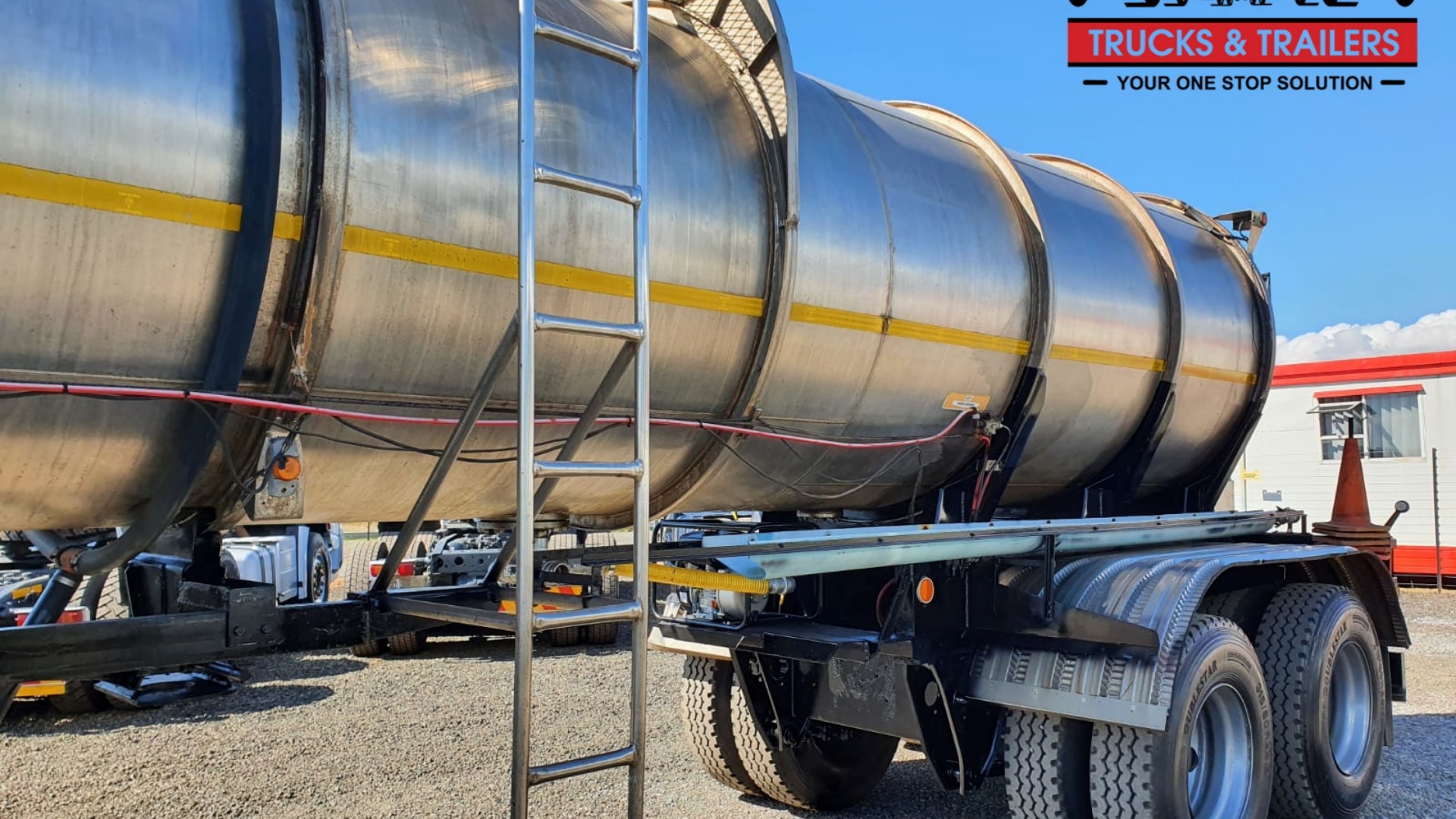 Henred Trailers Fuel tanker HENRED FRUEHAUF FUEL TANKER 1980 for sale by ZA Trucks and Trailers Sales | Truck & Trailer Marketplaces