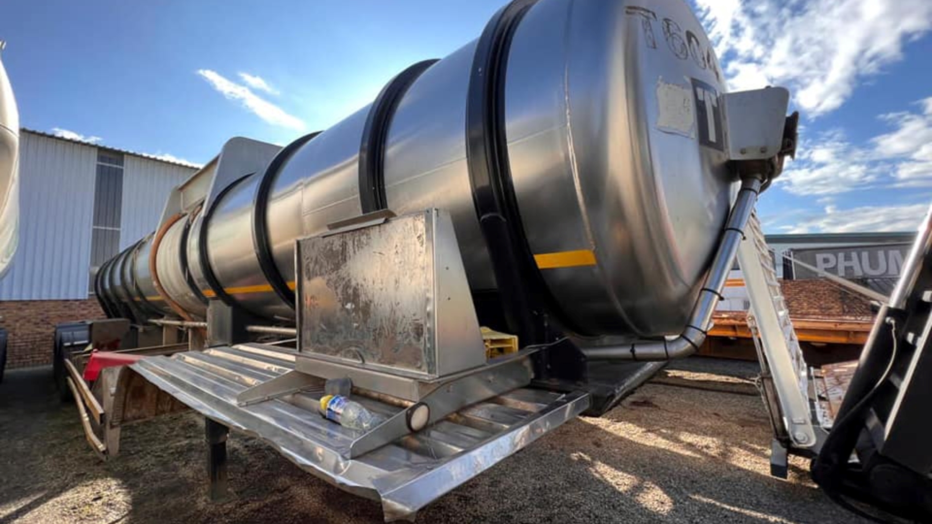 GRW Trailers 19 000L GRW Engineering Acid Tanker 2014 for sale by Manmar Truck And Trailer | Truck & Trailer Marketplaces