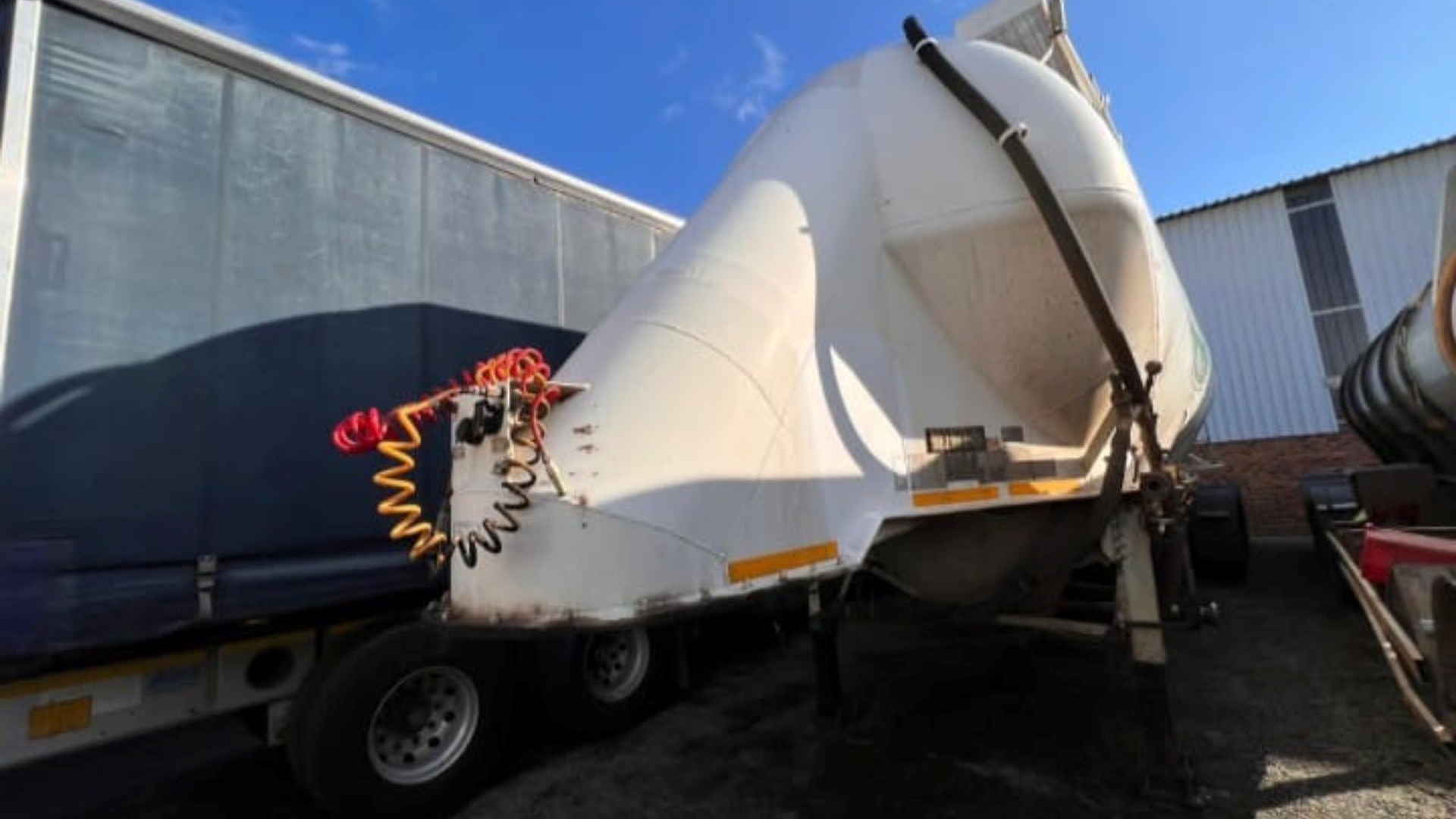 TEE Bottom Dump Trailers Tee Pneumatic Sugar Tanker 2008 for sale by Manmar Truck And Trailer | Truck & Trailer Marketplaces