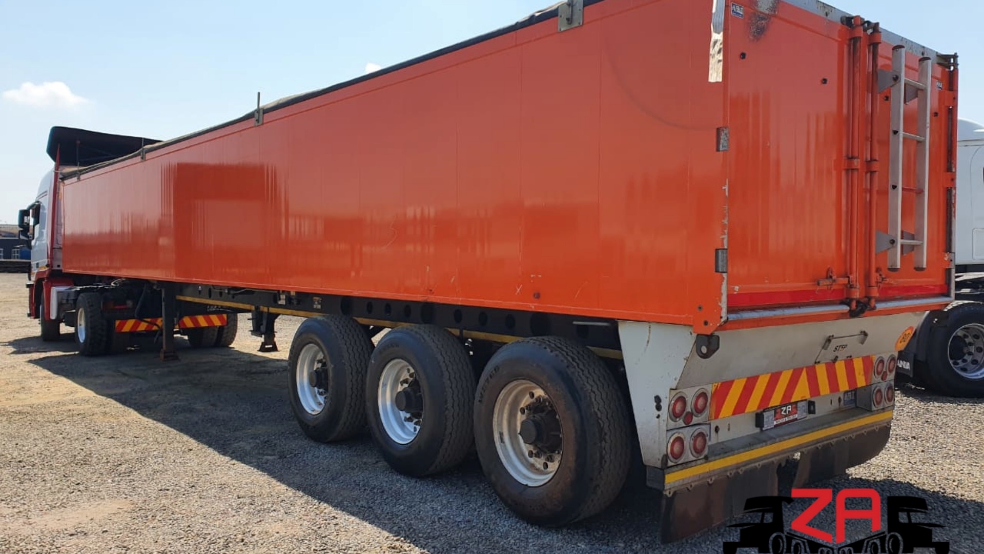 Afrit Trailers Grain carrier ALUMINIUM WALKING FLOOR TRI AXLE TRAILER 2018 for sale by ZA Trucks and Trailers Sales | Truck & Trailer Marketplaces