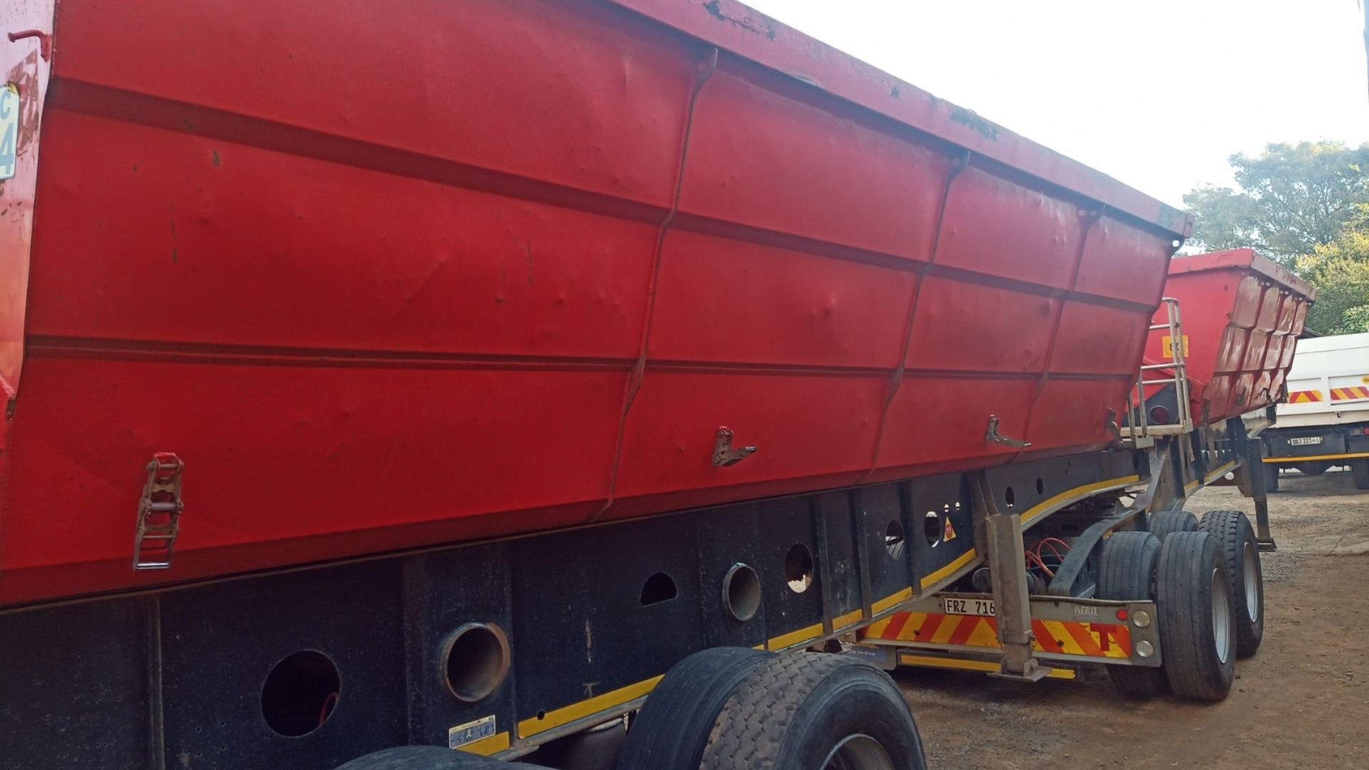 Afrit Trailers Side tipper 45 cube Side Tipper Link 2014 for sale by Benjon Truck and Trailer | Truck & Trailer Marketplaces