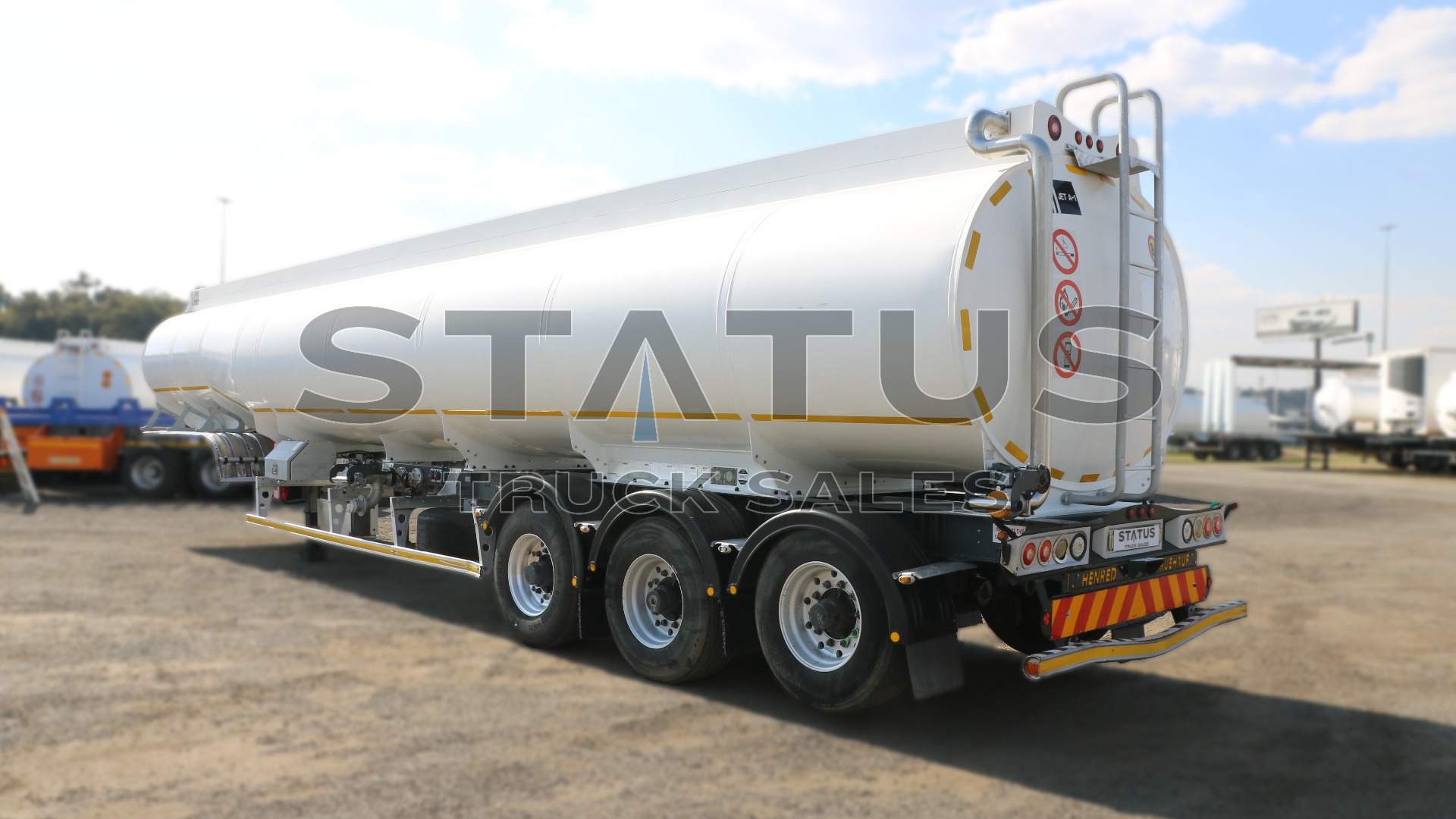 Henred Fuel tanker 2016 Henred Fruehauf Tri   Axle Fuel Tanker 2016 for sale by Status Truck Sales | Truck & Trailer Marketplaces