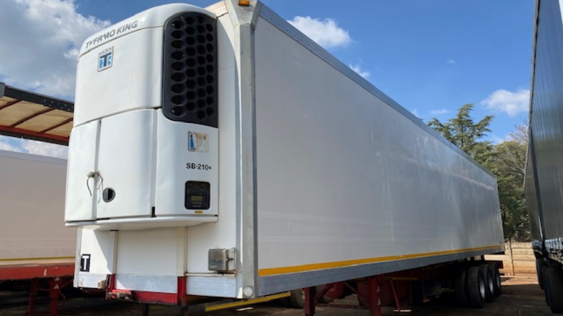 Paramount Trailers Refrigerated trailer 30 Pallet Tri Axle Refrigerator Trailer 2015 for sale by Atlas Truck Centre Pty Ltd | Truck & Trailer Marketplace