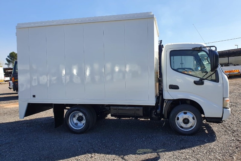 Hino Dropside trucks Hino 300 614 2015 for sale by Motordeal Truck and Commercial | Truck & Trailer Marketplace