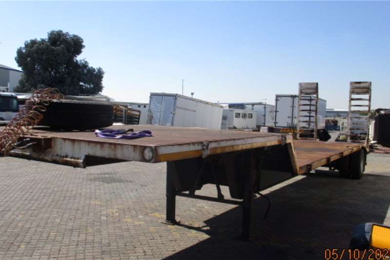 Paramount Trailers 12.5 METER SINGLE AXLE LOW BED TRAILER 2013