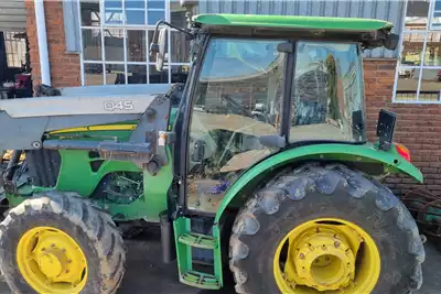 Tractors JD5090 E with Loader 2017