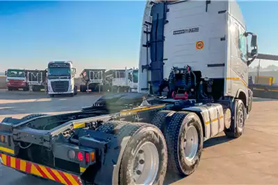 Volvo Truck tractors Double axle FH 440 Globetrotter   Good Condition 2015 for sale by Impala Truck Sales | Truck & Trailer Marketplaces