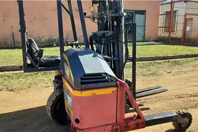 Forklifts Forklift 1.5 Ton Moffett Piggyback for sale by Dirtworx | AgriMag Marketplace