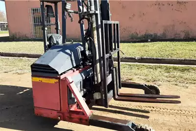Moffet Forklifts Forklift 1.5 Ton Moffett Piggyback for sale by Dirtworx | Truck & Trailer Marketplace