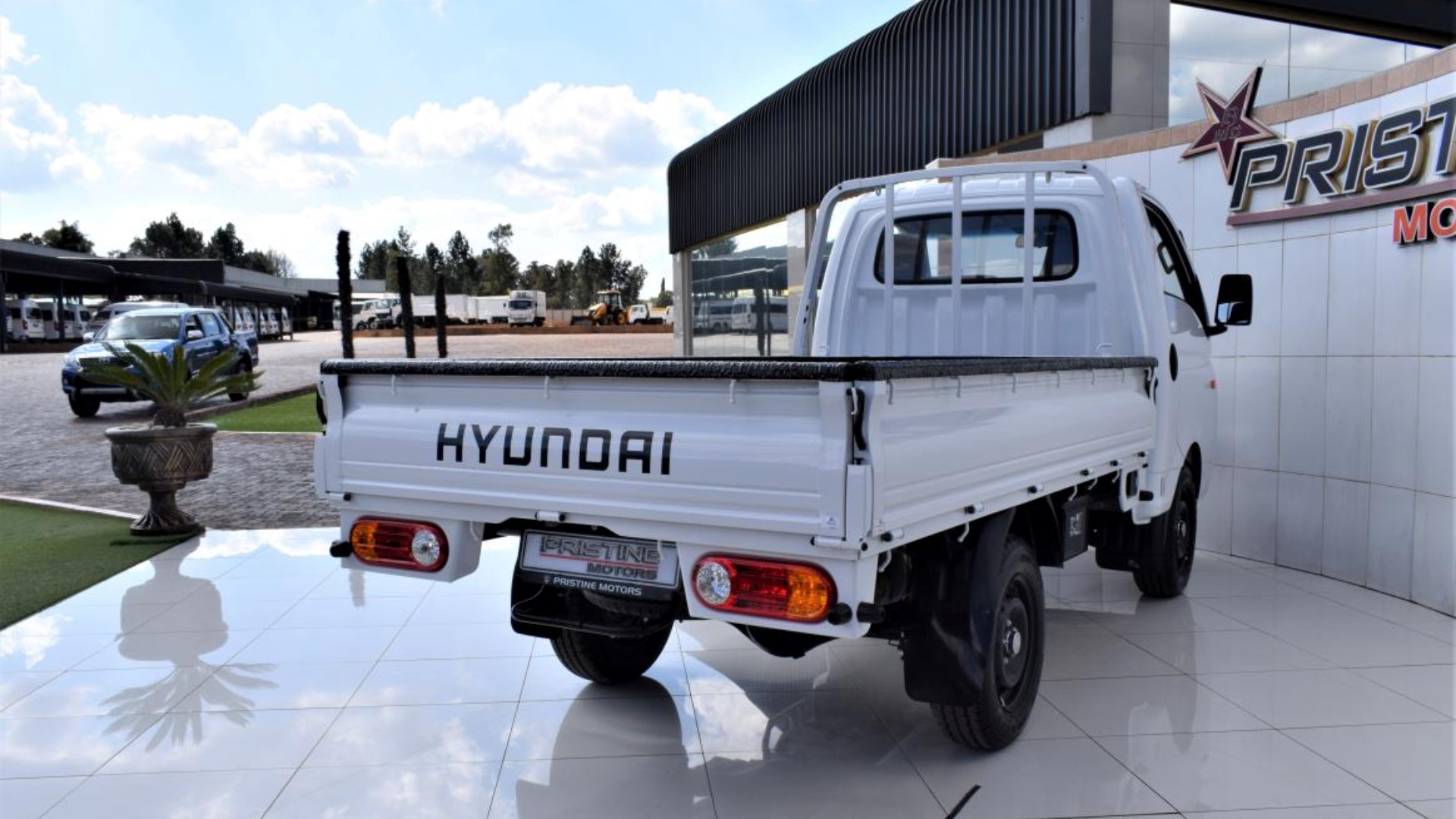 Hyundai LDVs & panel vans H100 Bakkie 2.6D Dropside (Aircon) 2022 for sale by Pristine Motors Trucks | Truck & Trailer Marketplaces