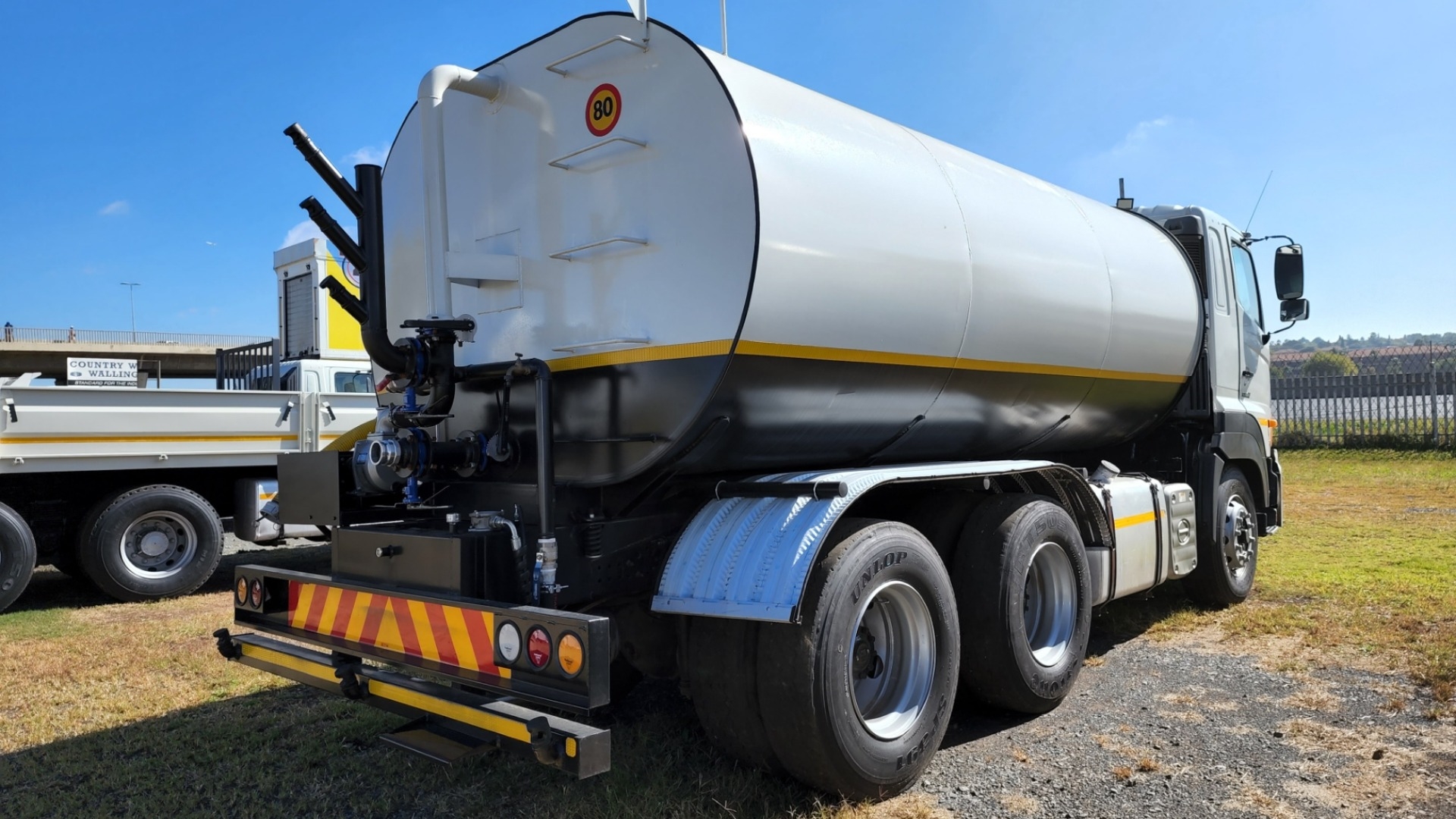 Hino Water bowser trucks 700 2841 16 000Lt Water Tanker 2016 for sale by 4 Ton Trucks | Truck & Trailer Marketplaces