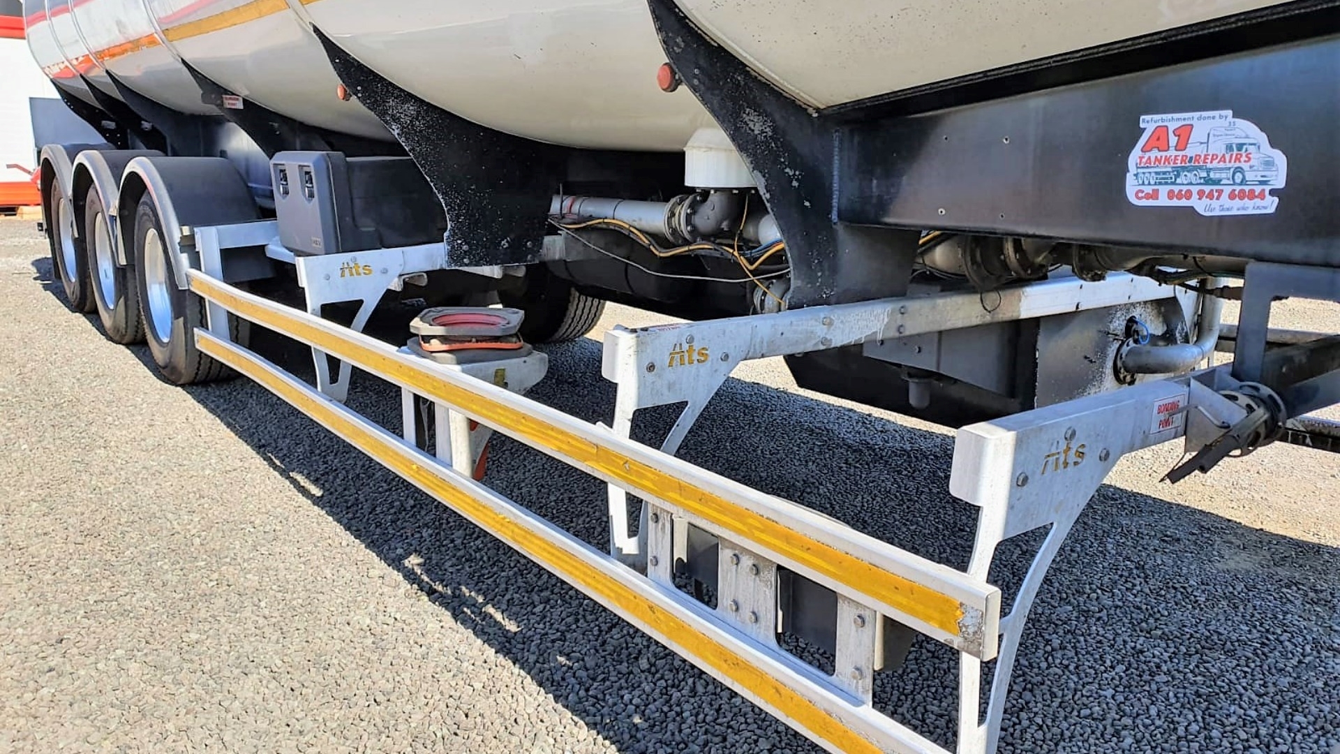 Tank Clinic Trailers Fuel tanker ATS & TANK CLINIC TRI AXLE ALUMINIUM FUEL TANKERS 2013 for sale by ZA Trucks and Trailers Sales | Truck & Trailer Marketplaces