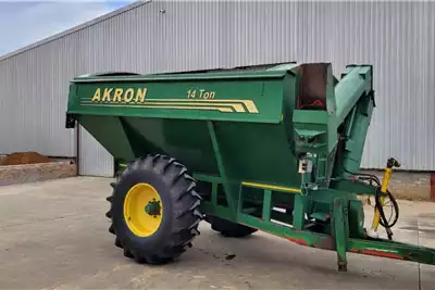 Agricultural Trailers Akron 14 Ton Grain Cart