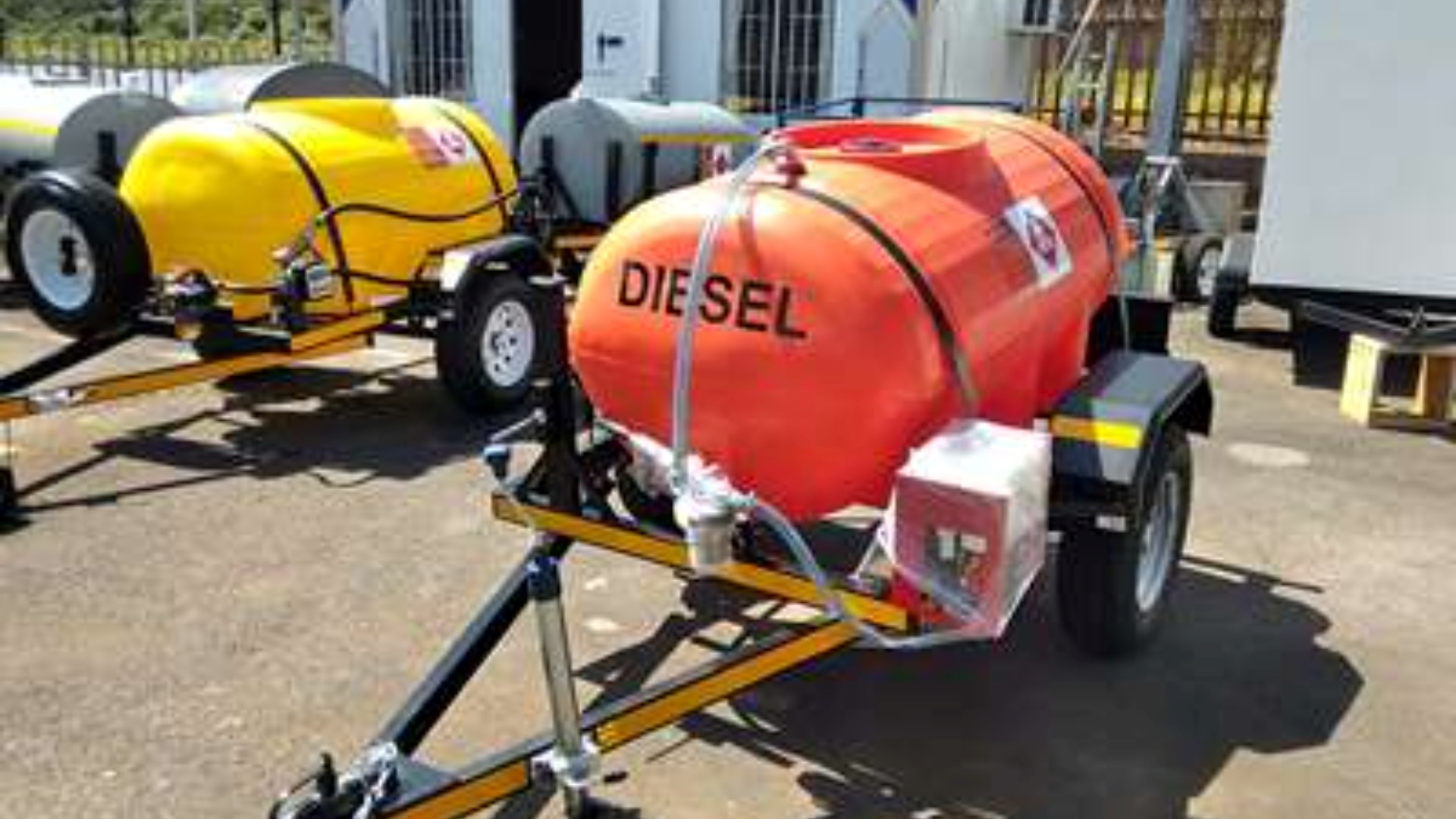 Custom Diesel bowser trailer 1000 LITRE  PLASTIC DIESEL/WATER BOWSER  76x3 2022 for sale by Jikelele Tankers and Trailers   | Truck & Trailer Marketplaces