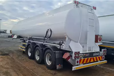 Tank Clinic Trailers Fuel tanker Fuel tanker Tridem 2017 for sale by Benetrax Machinery | Truck & Trailer Marketplaces