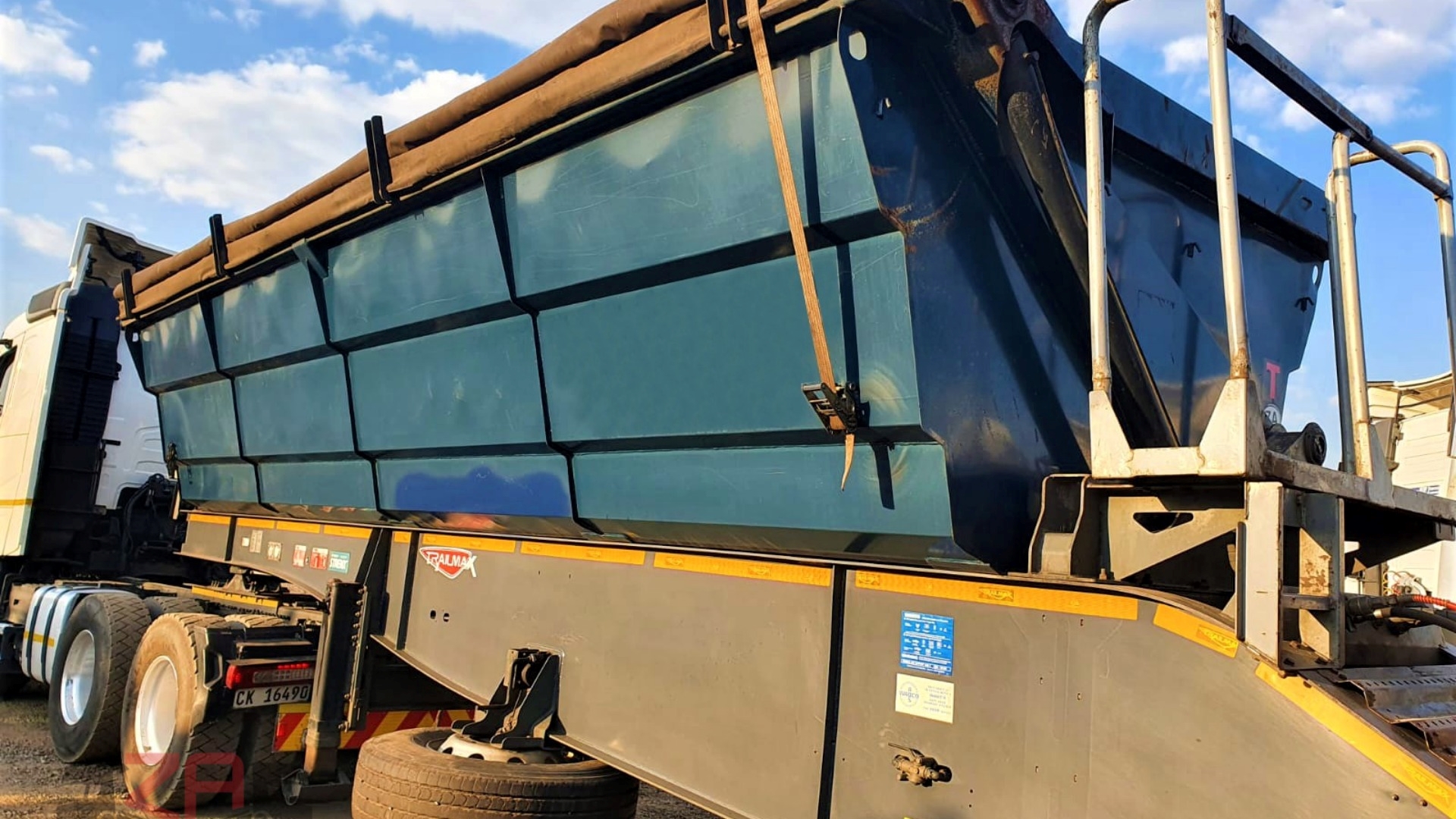 Trailmax Trailers Side tipper 40 CUBE TRAILMAX SIDE TIPPER TRAILER 2019 for sale by ZA Trucks and Trailers Sales | Truck & Trailer Marketplaces