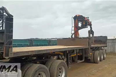 Unitrailer Trailers Flat Deck Tri Axle with Crane & Brick Crab 1996 for sale by Kagima Earthmoving | Truck & Trailer Marketplaces