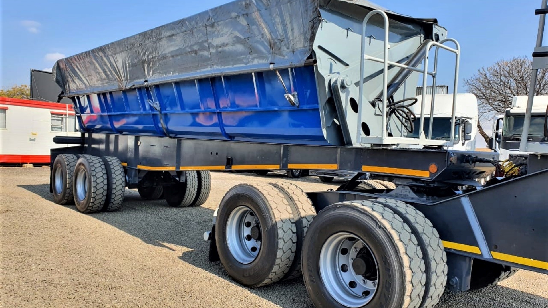 CIMC Trailers Side tipper 40 CUBE CIMC SIDE TIPPER 2017 for sale by ZA Trucks and Trailers Sales | Truck & Trailer Marketplaces