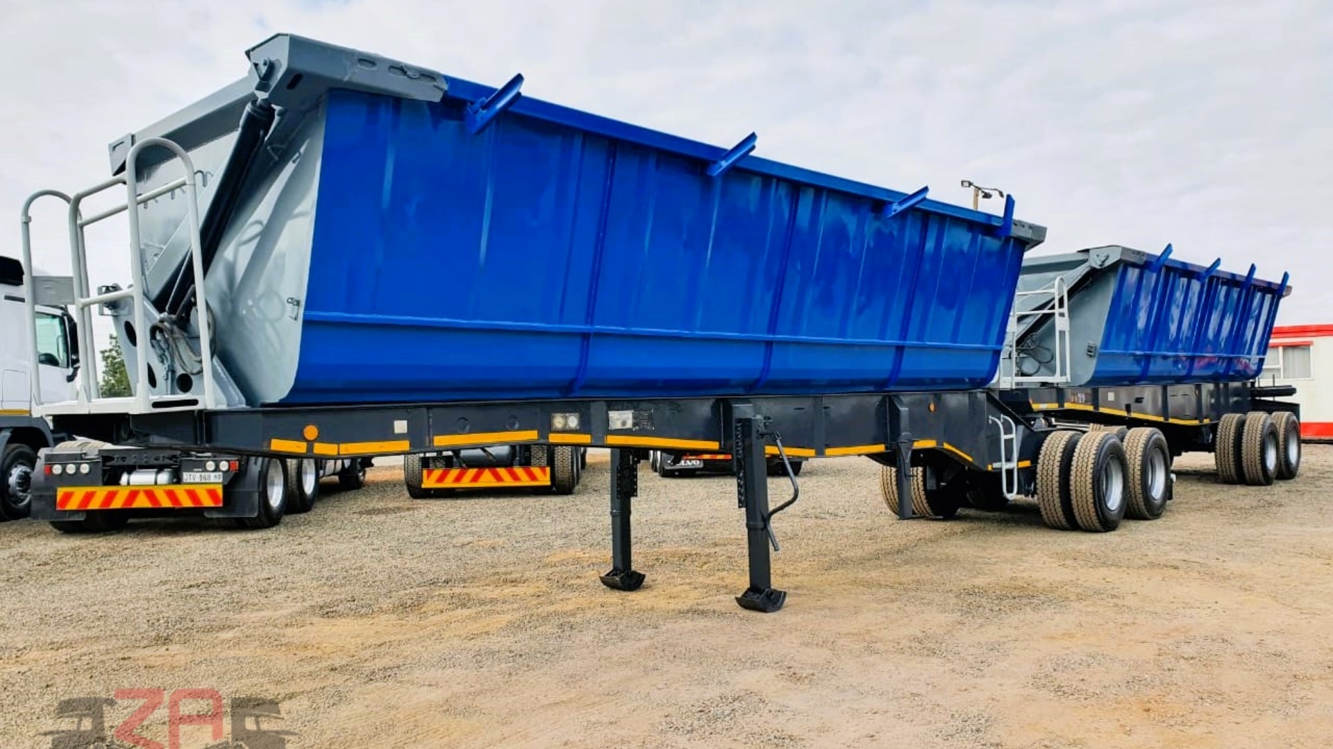 CIMC Trailers Side tipper VARIOUS 40 CUBE CIMC SIDE TIPPER 2017 for sale by ZA Trucks and Trailers Sales | Truck & Trailer Marketplaces