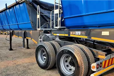 CIMC Trailers Side tipper VARIOUS 40 CUBE CIMC SIDE TIPPER 2017 for sale by ZA Trucks and Trailers Sales | Truck & Trailer Marketplaces
