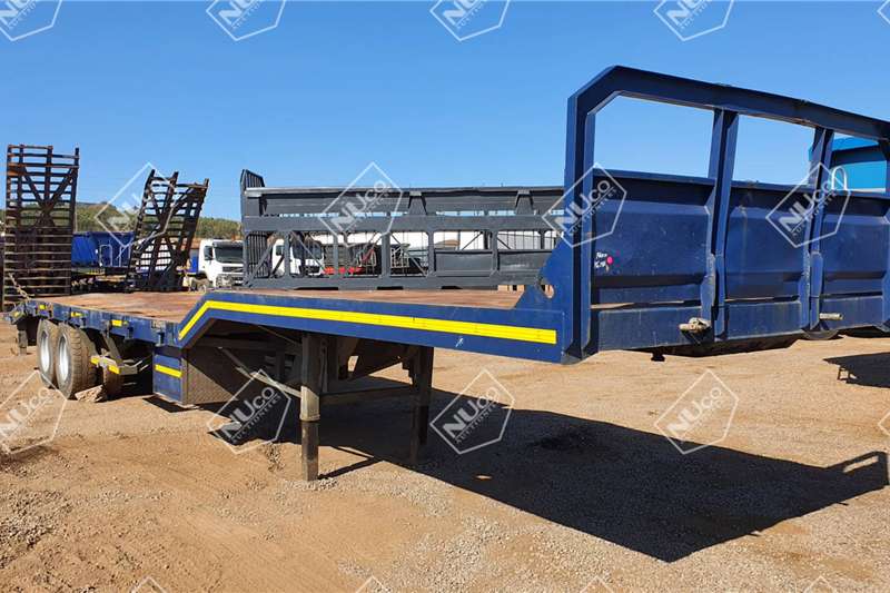 Henred Lowbeds HENRED FRUEHAUF DOUBLE AXLE LOWBED TRAILER WITH RA