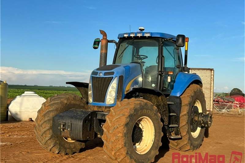 New Holland Tractors T8040 DT Cab 4x4 223kW Tractor 2009