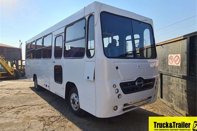 Toyota Dyna Buses 3.0 32 Seater Bus 2007