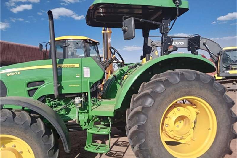 John Deere Tractors 5090E 2018