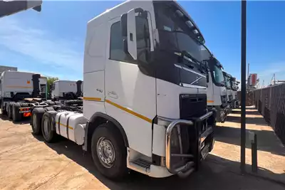 Truck Tractors FH 440 2014