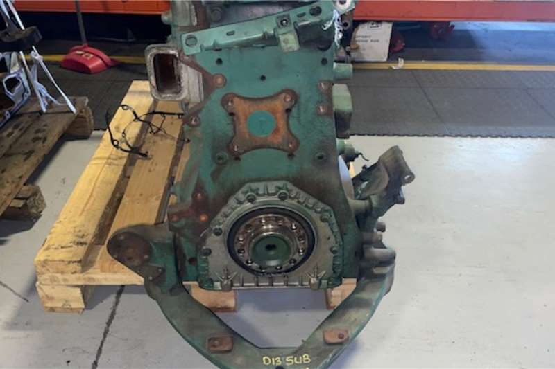 Volvo Truck spares and parts Engines D13 SUB