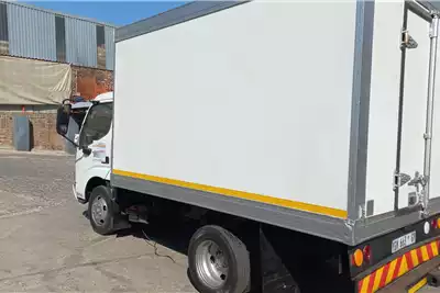 Hino Refrigerated trucks 614 2.5TON 2015 for sale by A to Z TRUCK SALES | Truck & Trailer Marketplace