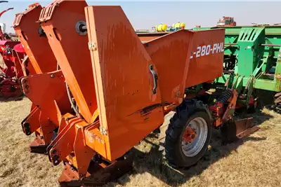 Other Planting and seeding equipment Row planters Double row Turnerland TL 280 PHL  Potato Planter for sale by Sturgess Agriculture | AgriMag Marketplace