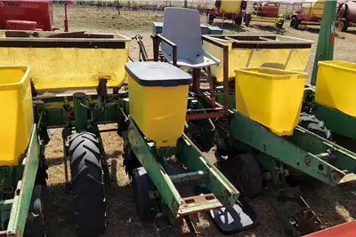 John Deere Planting and seeding equipment Drawn planters 1750 for sale by Sturgess Agriculture | AgriMag Marketplace