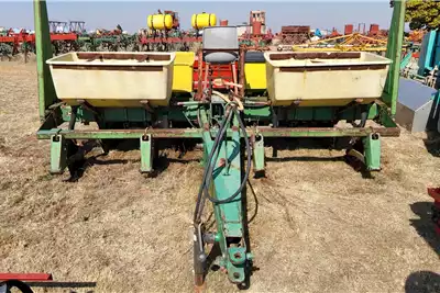 John Deere Planting and seeding equipment Drawn planters 1750 for sale by Sturgess Agriculture | AgriMag Marketplace