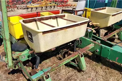 John Deere Planting and seeding equipment Drawn planters 1750 for sale by Sturgess Agricultural | AgriMag Marketplace