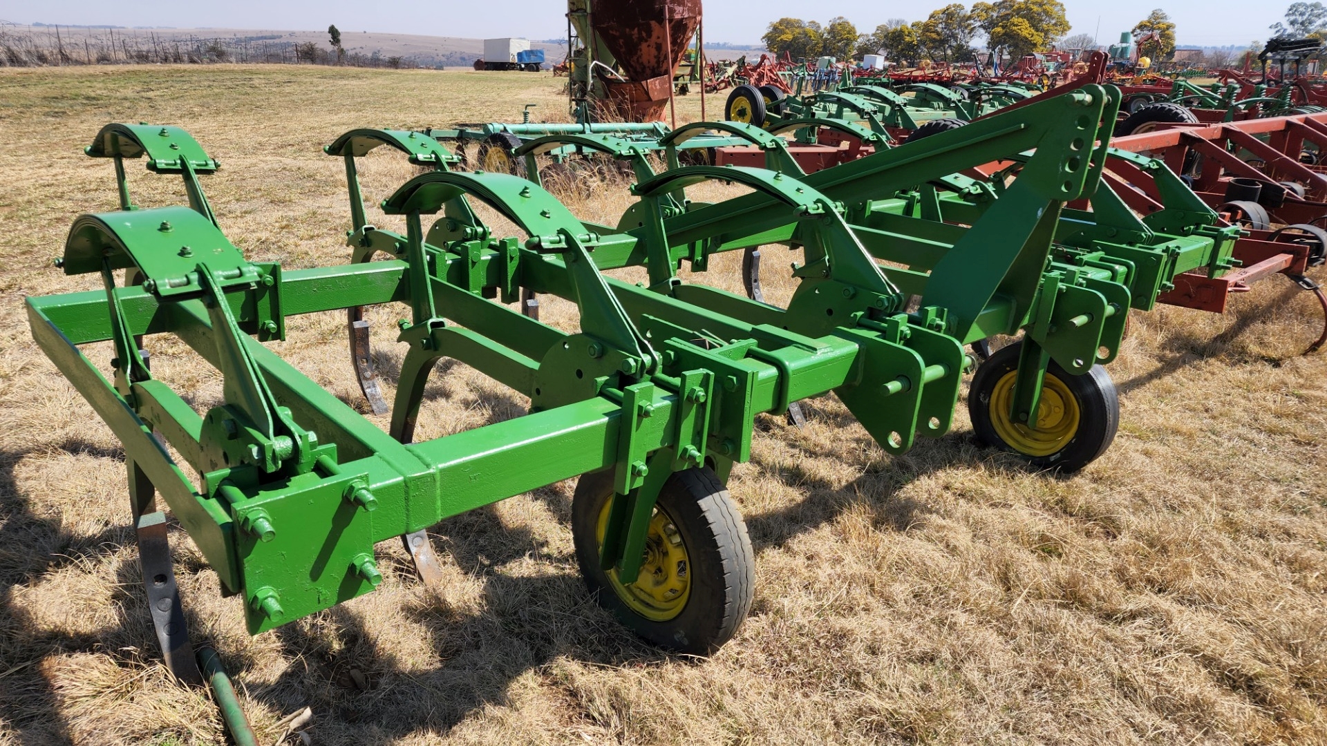 Rovic Tillage equipment Rippers ROVIC DLB 18 11 tooth Chissel Plough for sale by Sturgess Agricultural | AgriMag Marketplace
