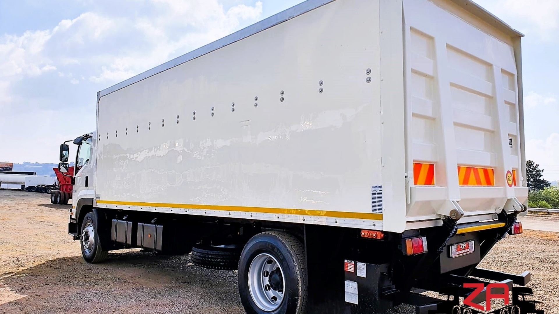 Used 2019 BOX BODY ISUZU FTR 850 TRUCK for sale in Gauteng | R 695,000