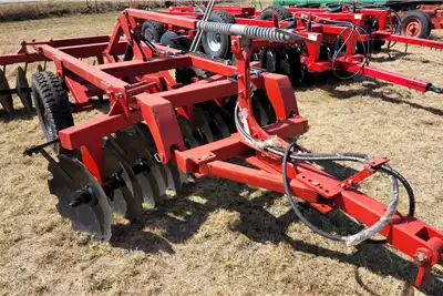 Other Tillage equipment Disc harrows Ernest Johnson 12x12 Hydraulic offset for sale by Sturgess Agriculture | AgriMag Marketplace