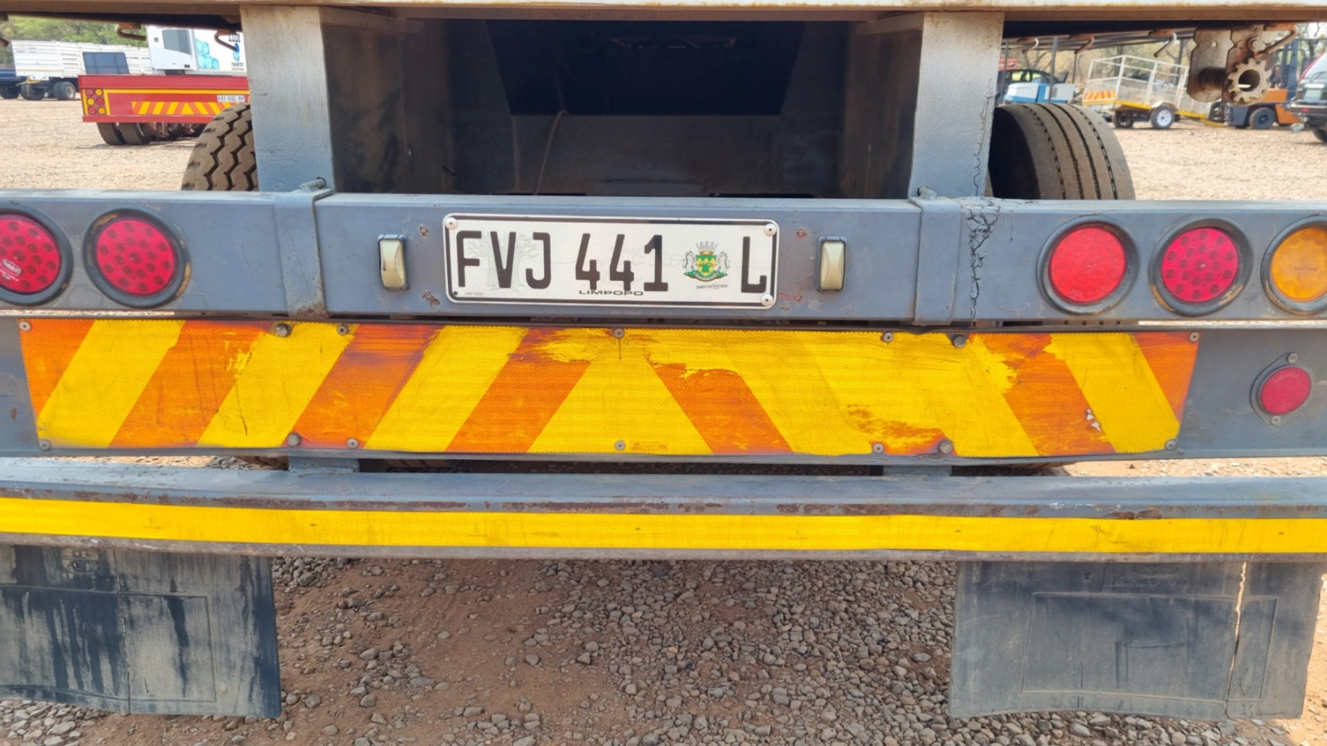 Tri-Axle trailers HENDRED FRUEHAUF TRI AXLE BRICKGRAB for sale by WCT Auctions Pty Ltd  | Truck & Trailer Marketplace