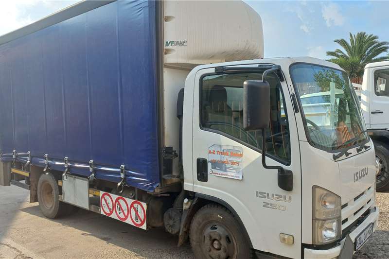 Isuzu Curtain side trucks NMR250 AMT 2.5TON 2015