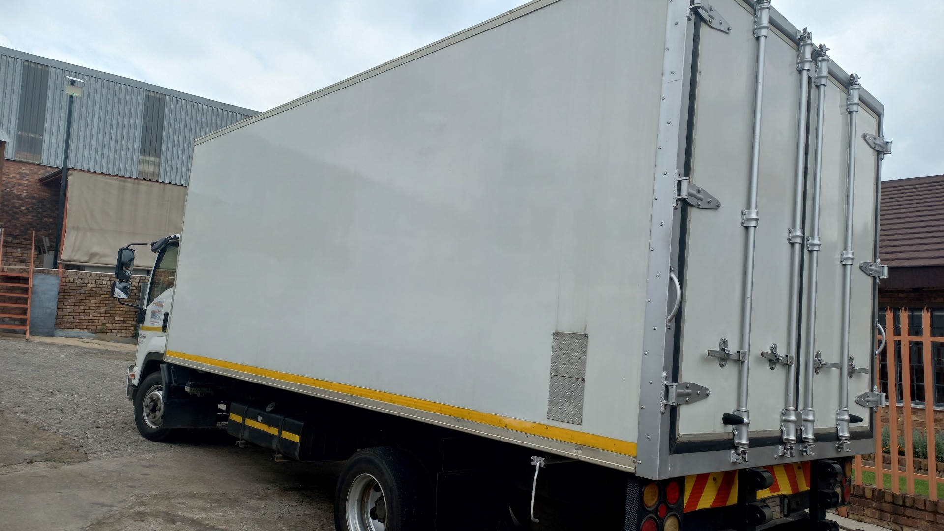 Isuzu Refrigerated trucks FRR600 AMT 6 TON 2016 for sale by A to Z TRUCK SALES | Truck & Trailer Marketplace