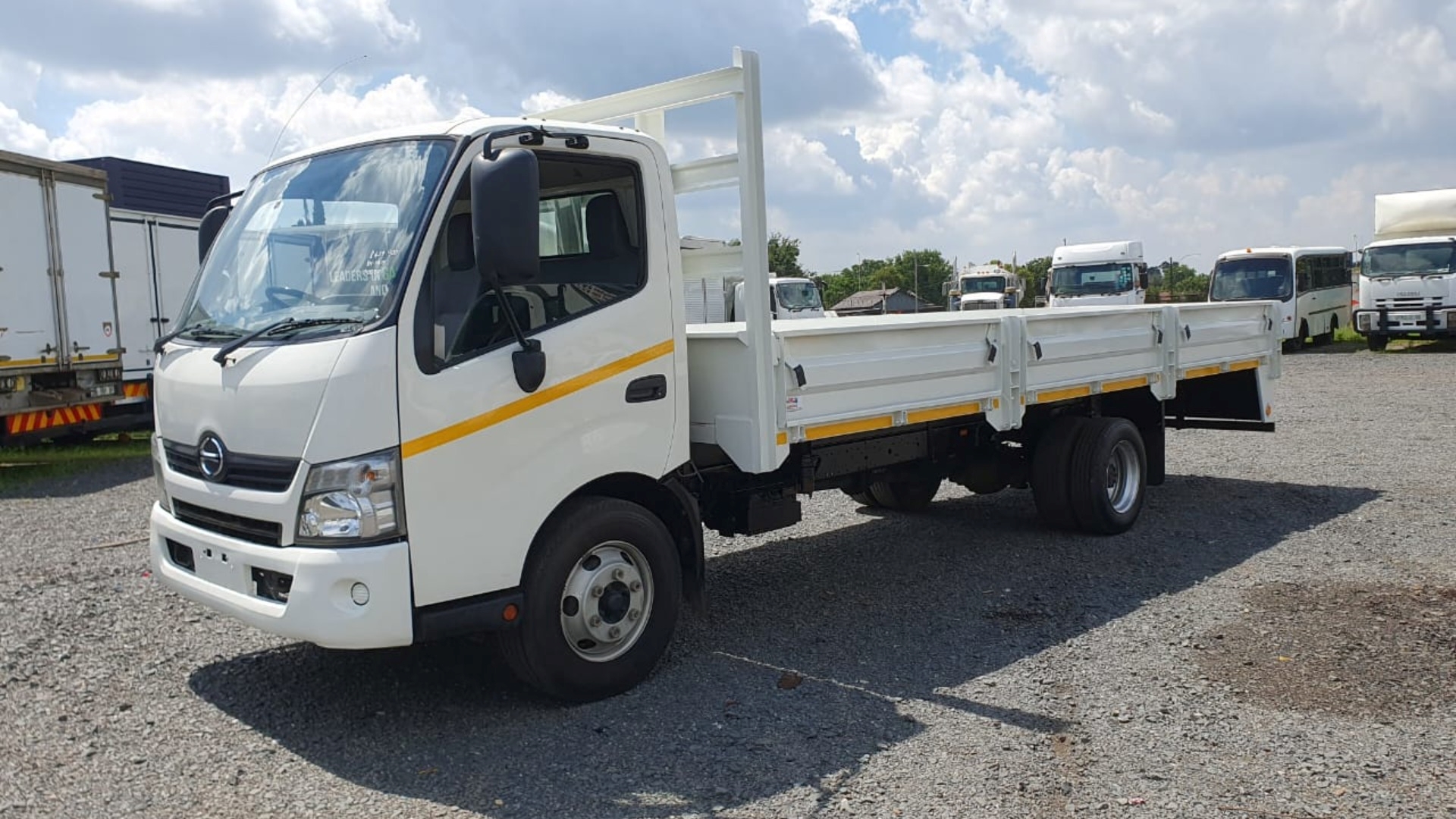 Hino Dropside trucks HINO 300 (915) DROPSIDE 2018 for sale by Motordeal Truck and Commercial | Truck & Trailer Marketplace