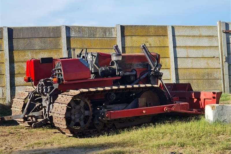 Tractors Autonomous tractors Massey Ferguson 254C met Stootlem for sale by Private Seller | Truck & Trailer Marketplace