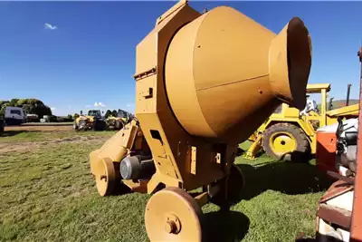 Concrete mixer Winget 400R Self Loading Concrete Mixer for sale by Dirtworx | Truck & Trailer Marketplace