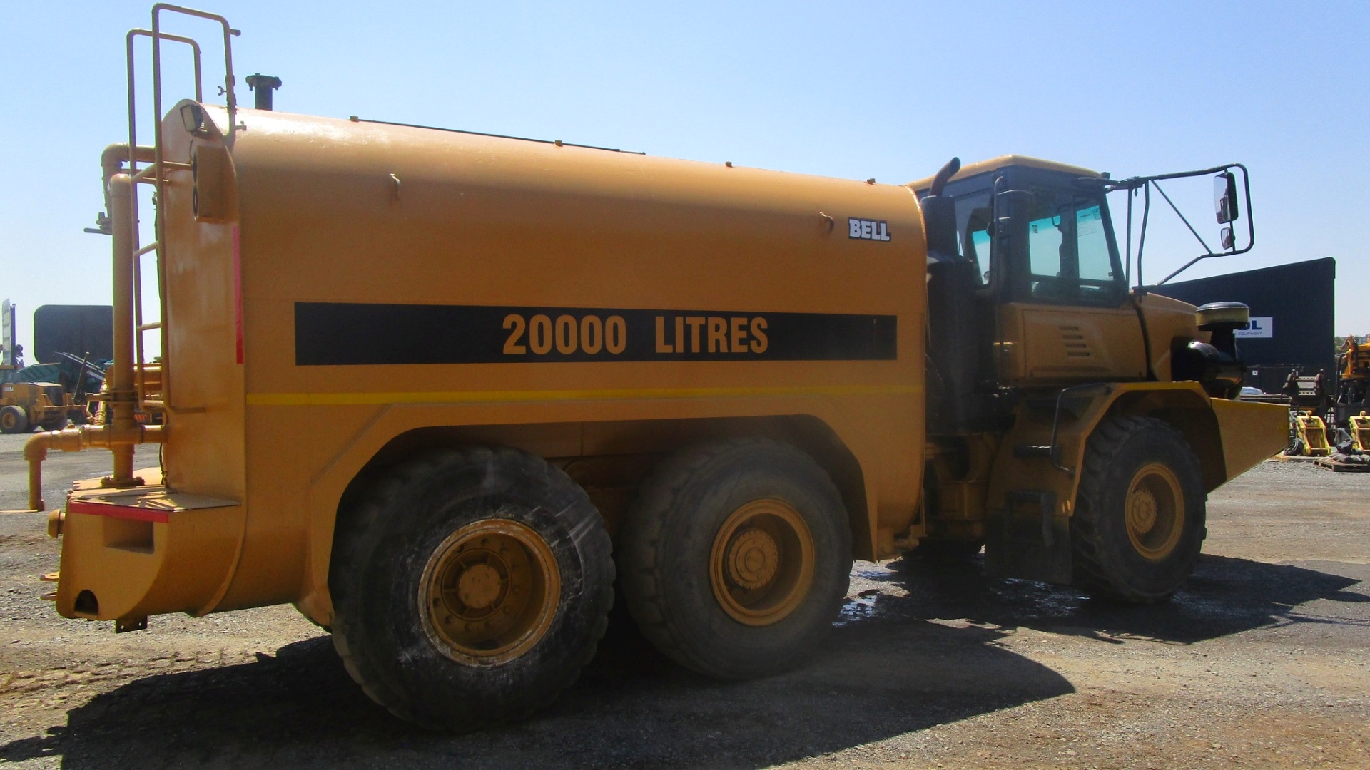 Bell Water bowser trucks B20D 2008 for sale by Dura Equipment Sales | Truck & Trailer Marketplace