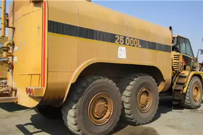 Caterpillar Water bowser trucks 730C 2011 for sale by Dura Equipment Sales | AgriMag Marketplace