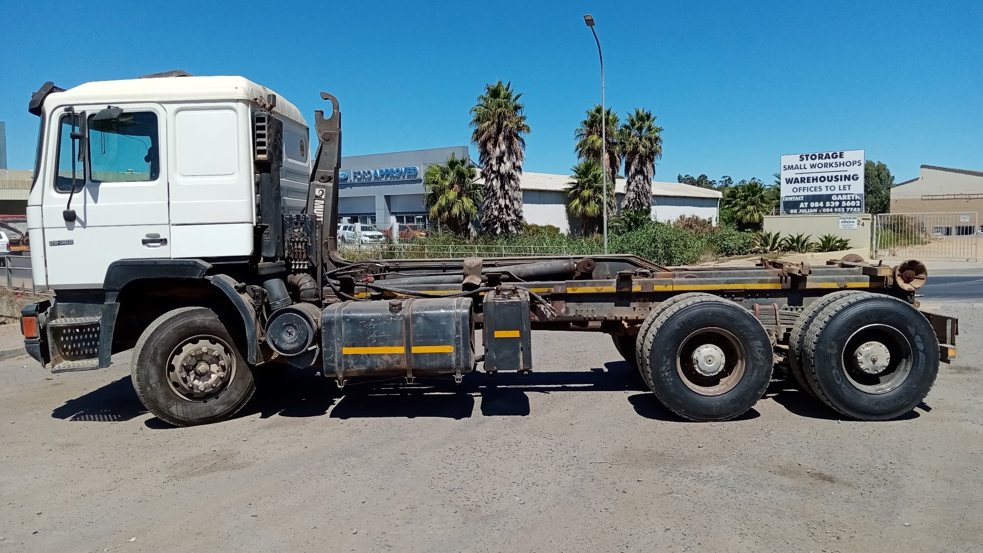 MAN Rollback trucks MAN 26.362 Roll on Roll off 1991 for sale by Therons Voertuig | Truck & Trailer Marketplace