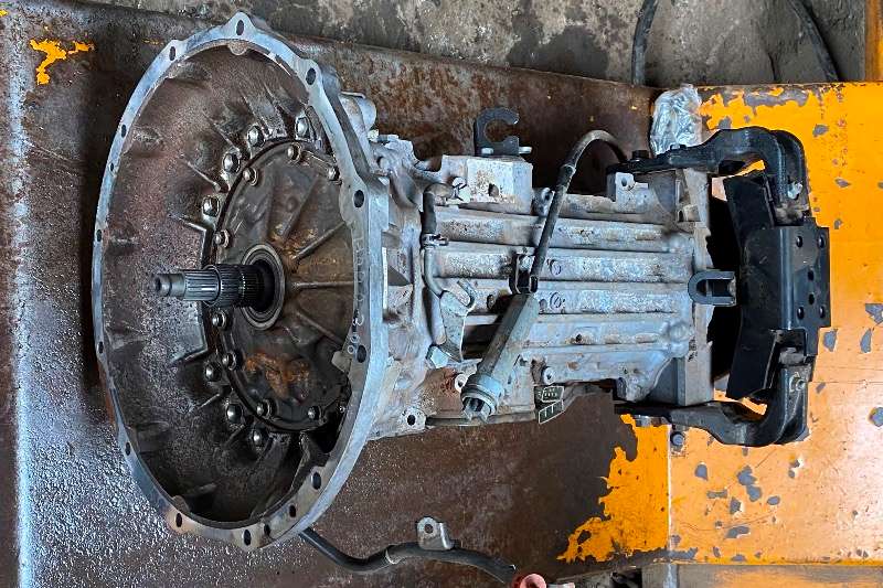 Hino Truck spares and parts Gearboxes 300 Automatic gearbox 2015