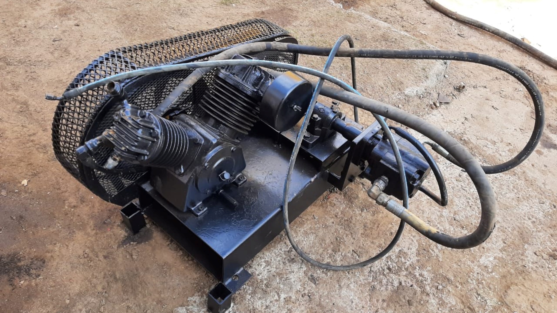 Used Hydraulic Driven Air Compressor for sale in Freestate | R 9,180