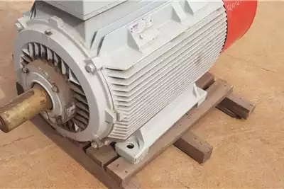 Electric motors / elektriese motors 3 Phase Electrical Motor Siemens 200kW for sale by Dirtworx | Truck & Trailer Marketplace